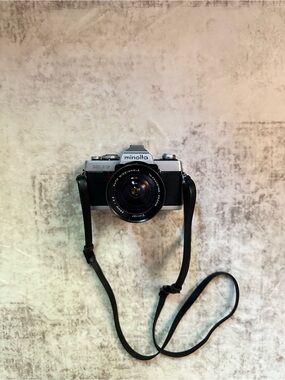 Minolta XG7 w/ 28mm f/ 2.5 Auto Wide Angle Lens 35mm Film Camera